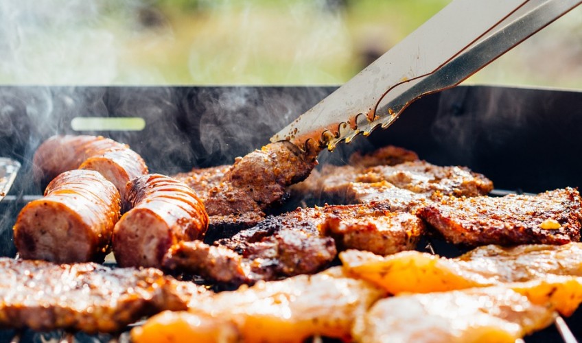 Barbecue ou plancha : le duel enflammé !