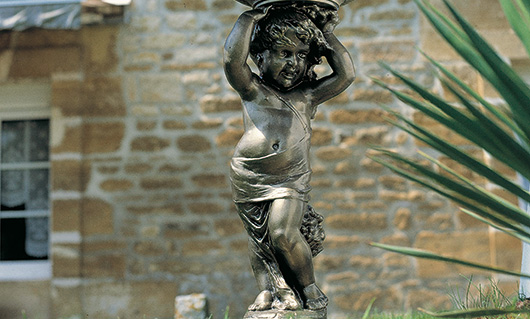 fontaine de jardin en fonte