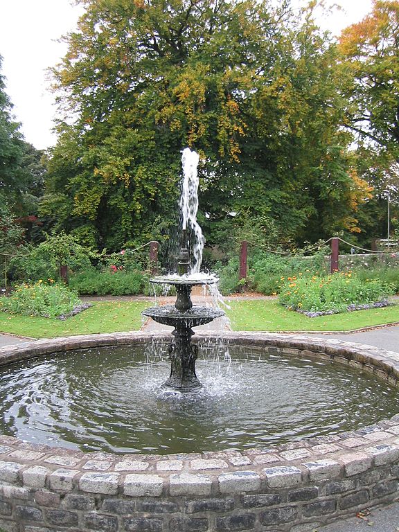 maison - jardin fontaine