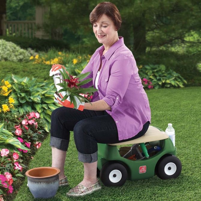 siège pour jardiner avec roulettes