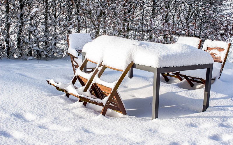 protéger le mobilier de jardin pour l'hiver