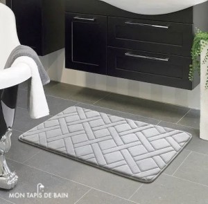 decorer-salle-de-bain-tapis-de-douche